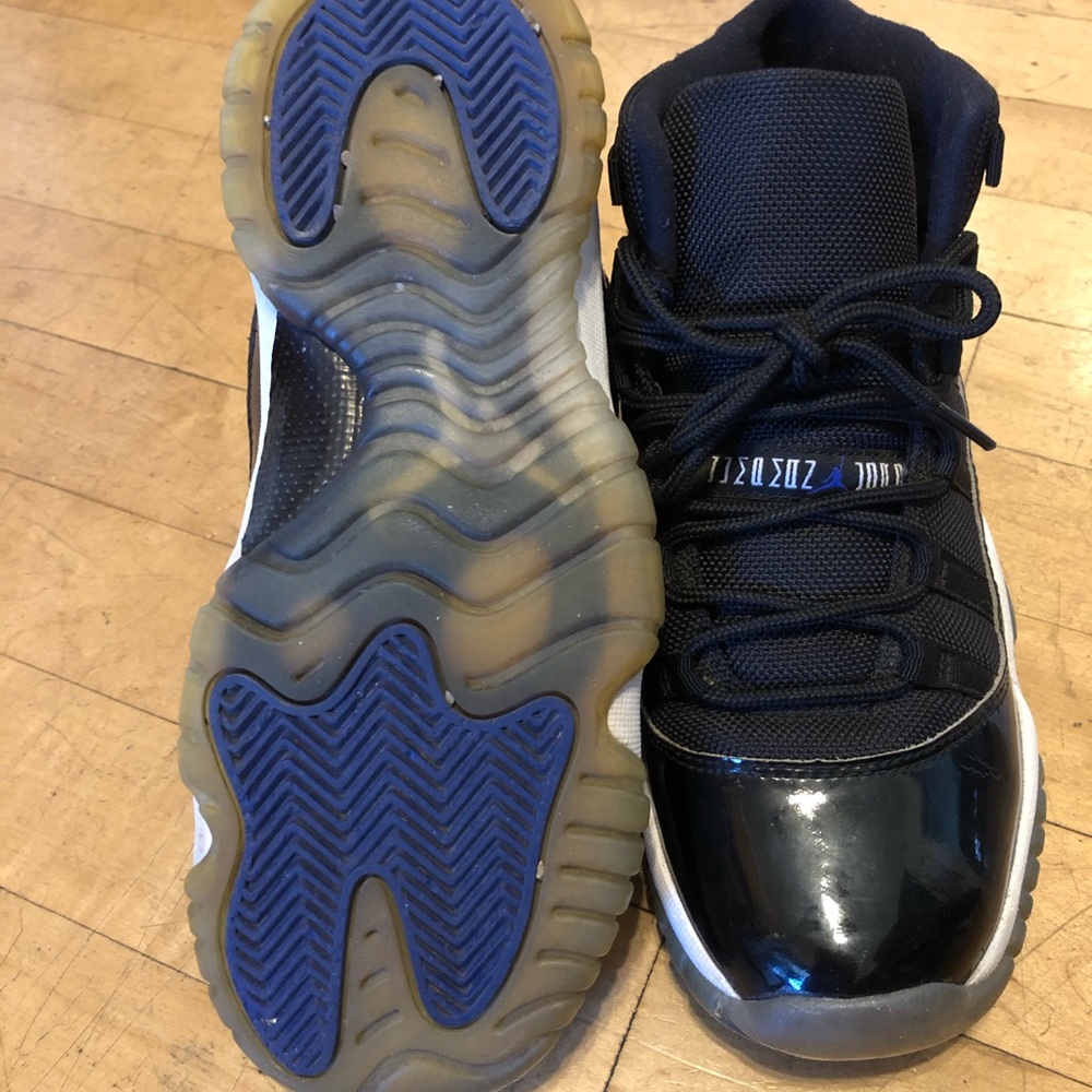 Jordan Retro 11s- Space jams 5.5Y